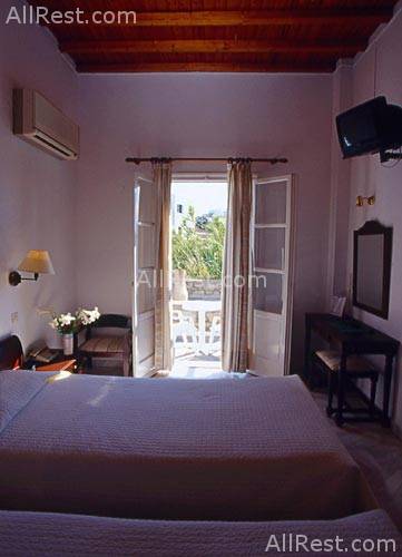 Vienoulas Garden Hotel 11